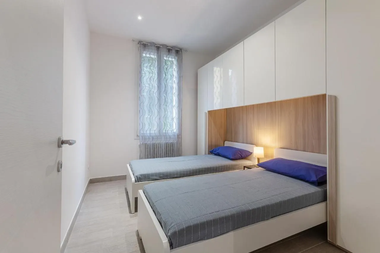 Bolognina Bright Apartment Near The Station ボローニャ