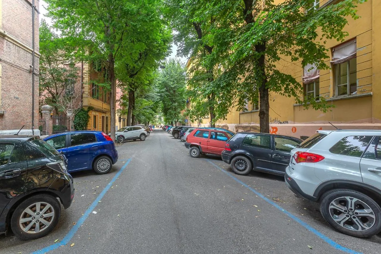 Bolognina Bright Apartment Near The Station ボローニャ 0*,  イタリア
