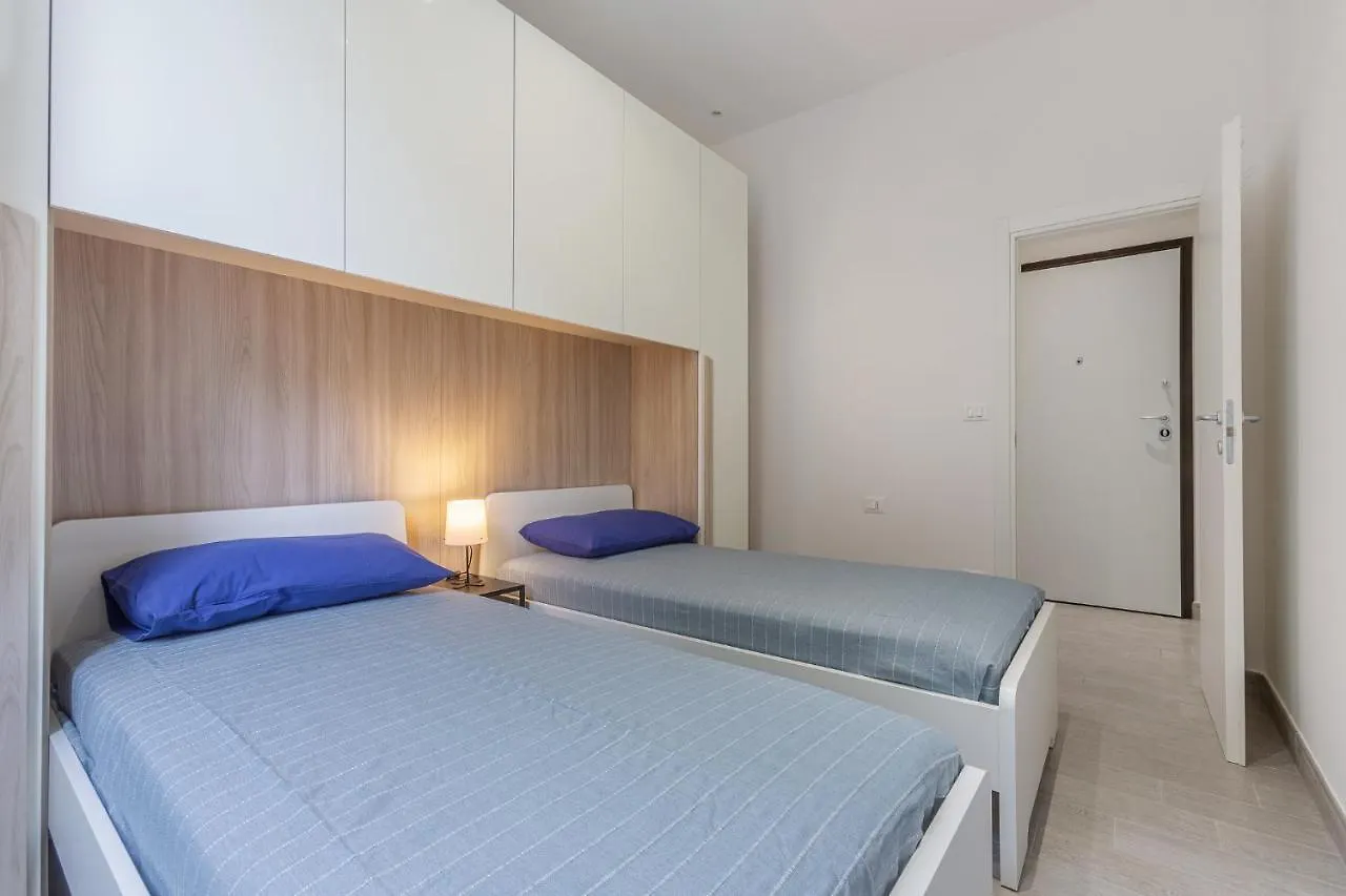 Bolognina Bright Apartment Near The Station ボローニャ