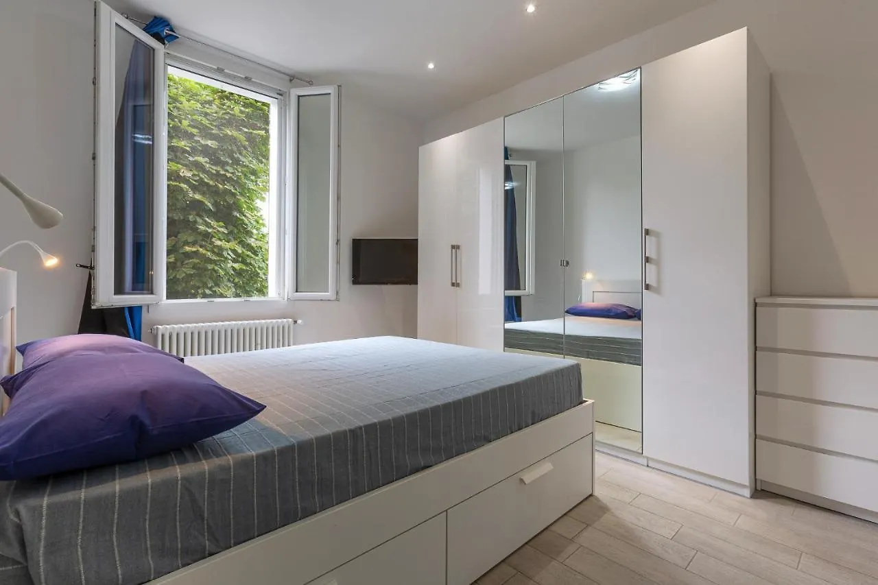 Bolognina Bright Apartment Near The Station Bologna